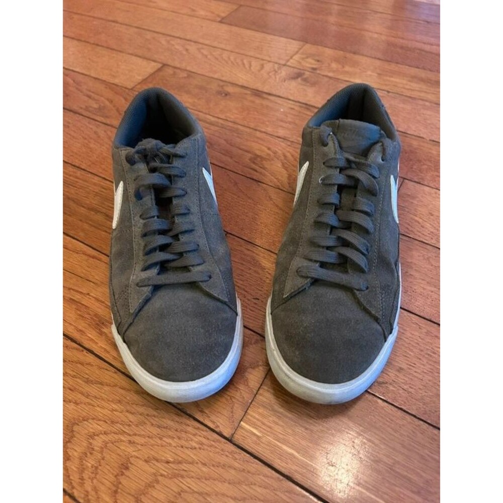 Men’s Nike Sneaker 8.5